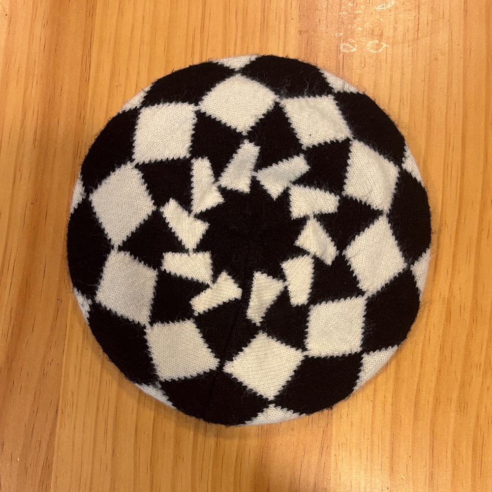 Primark Monochrome Geometric Beret
